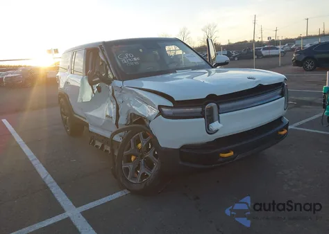 2025 Rivian R1S Ascend Tri Motor Max Pack/Premium Tri Motor Max Pack z USA, uszkodzony, nr VIN 7PDSGCBP8SN058744